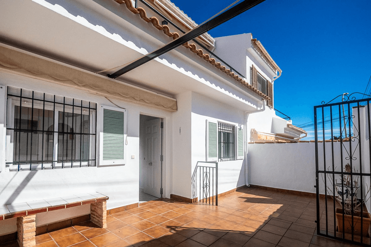 Villa til salg i San Miguel De Salinas