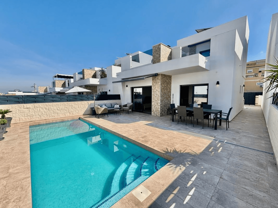Villa for sale in Benijofar