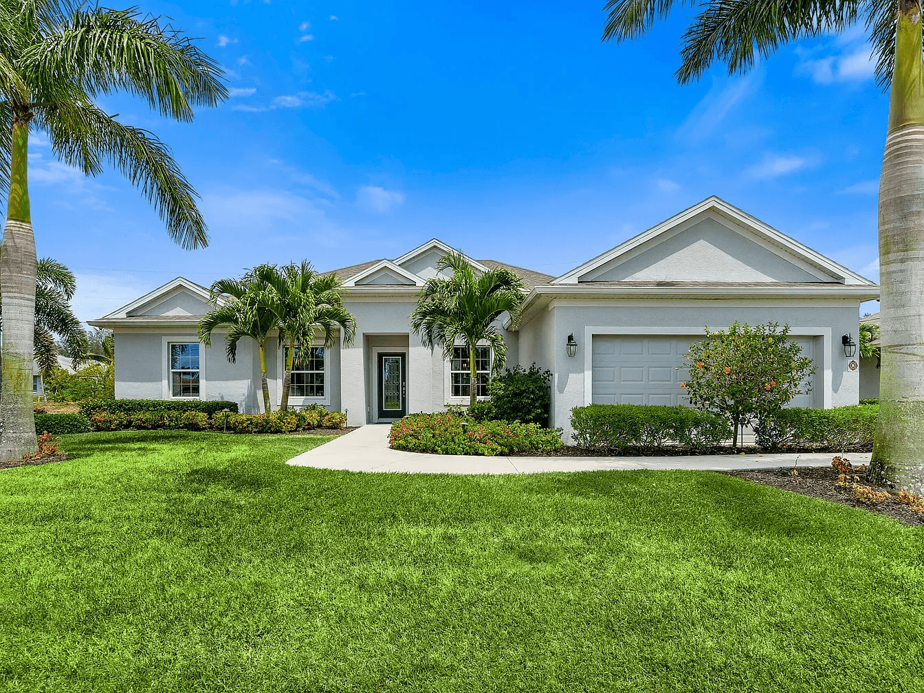 Huse i Cape Coral fra $252K | Investér i Florida